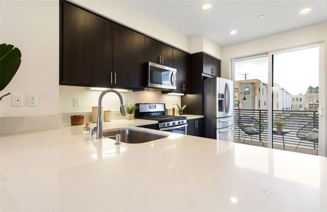 Los Angeles, California, 90065, United States, 3 Bedrooms Bedrooms, ,4 BathroomsBathrooms,Residential,For Sale,2008498