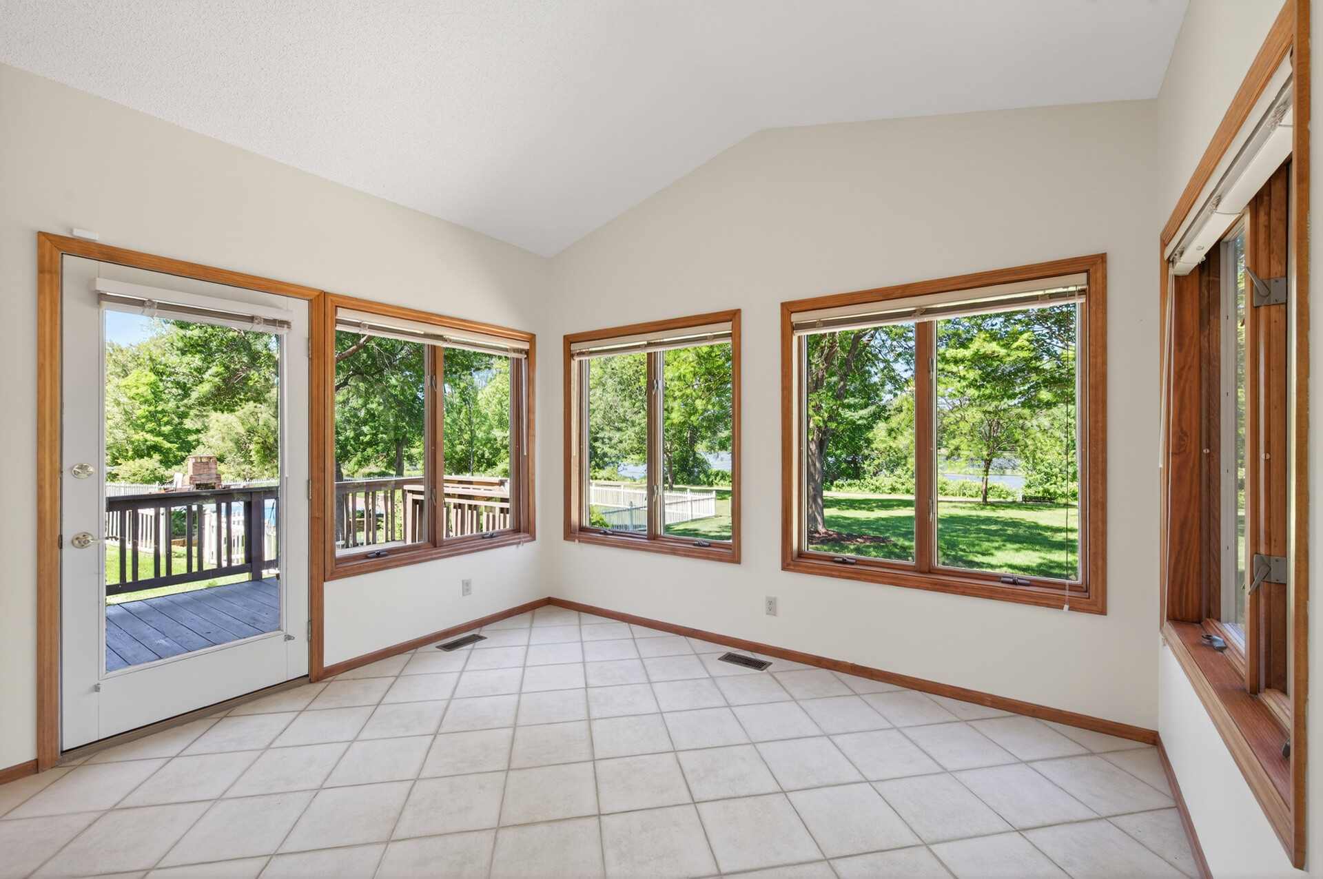  Luxury Lakeside Retreat in the Heart of Woodbury - 物件實景