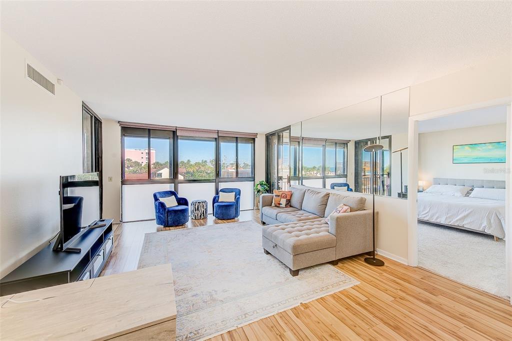 St Pete Beach, Florida, 33706, United States, 2 Bedrooms Bedrooms, ,2 BathroomsBathrooms,Residential,For Sale,1987564