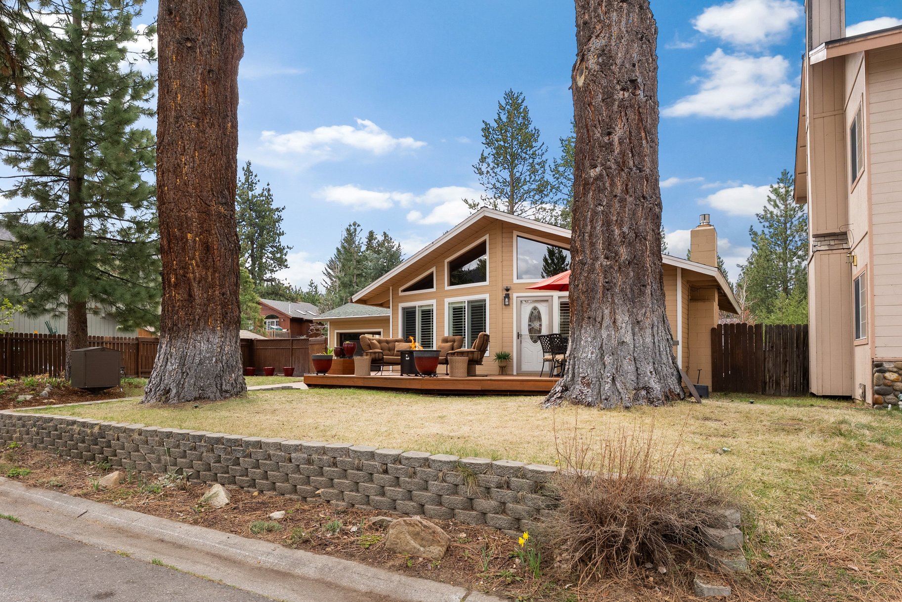  An Elevated Tahoe Retreat - 物件實景