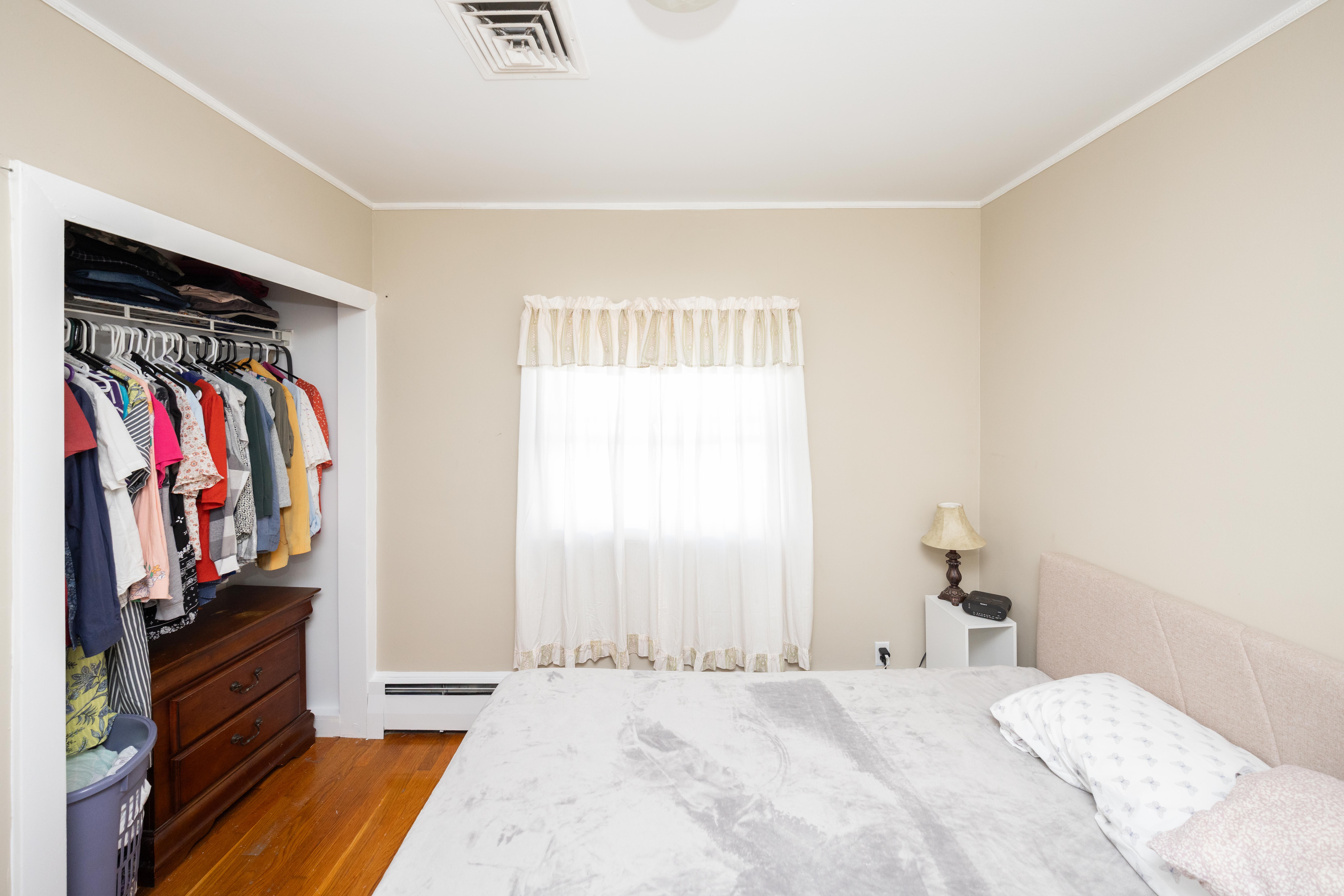 Chelsea, Massachusetts, 02150, United States, 5 Bedrooms Bedrooms, ,2 BathroomsBathrooms,Residential,For Sale,1983279