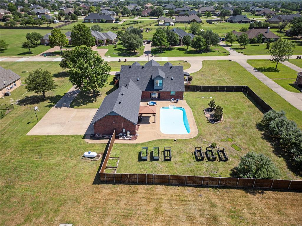 Terrell, Texas, 75160, United States, 4 Bedrooms Bedrooms, ,5 BathroomsBathrooms,Residential,For Sale,1827226