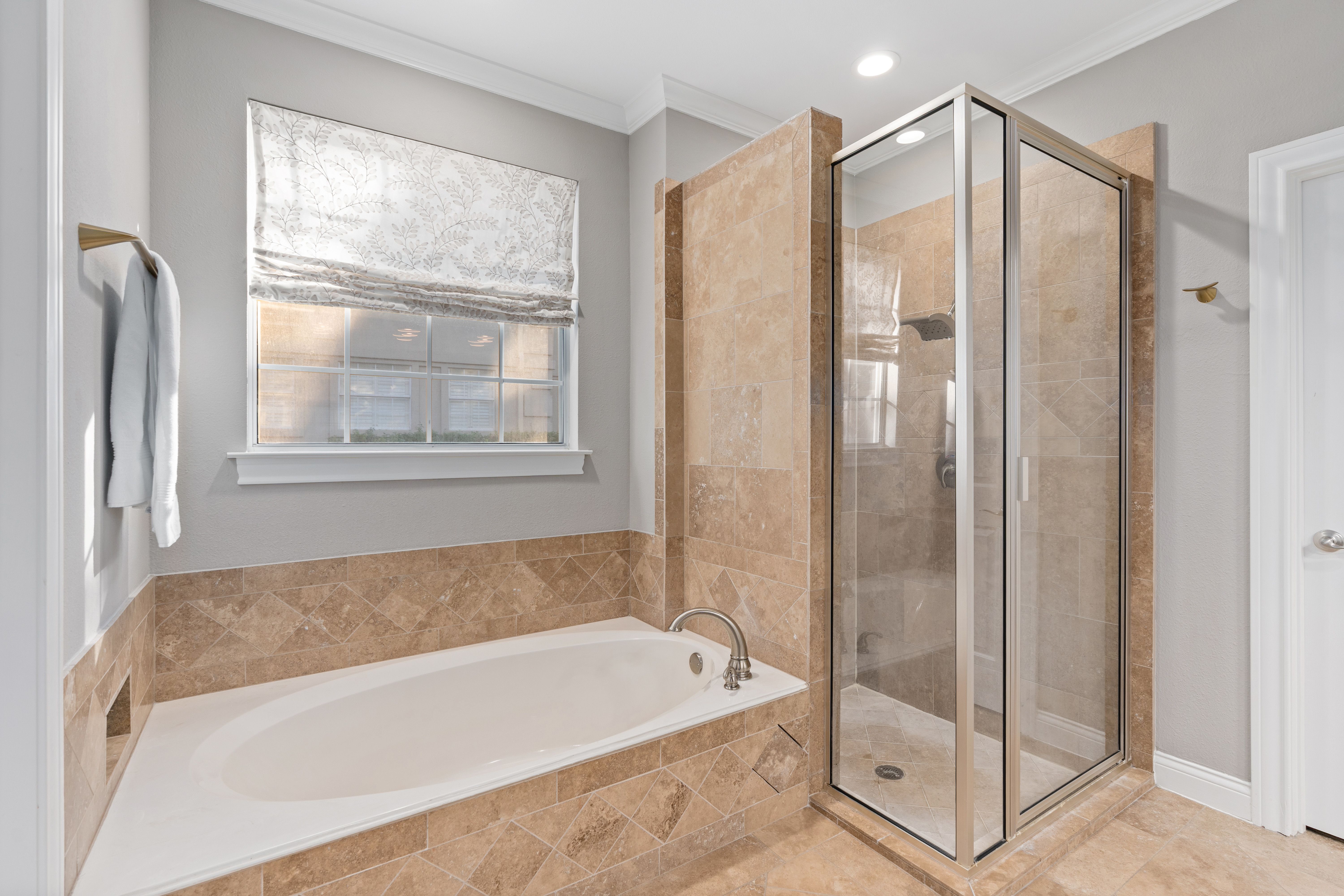  Rare Deerfield Gem with Main-Level Primary & Guest Suites - 物件實景