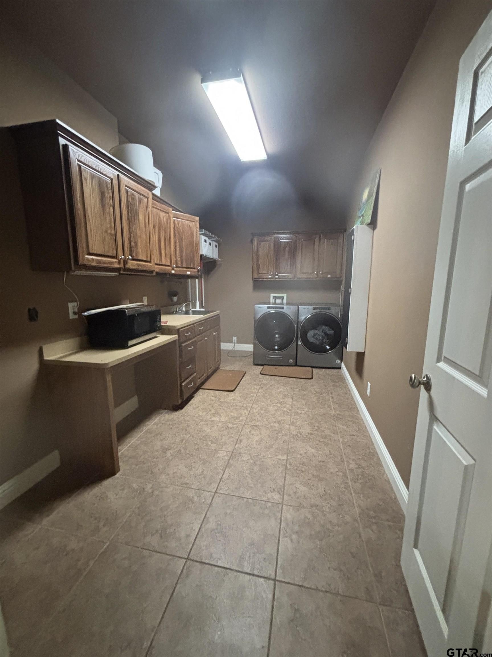 Pittsburg, Texas, 75686, United States, 3 Bedrooms Bedrooms, ,2 BathroomsBathrooms,Residential,For Sale,1980998