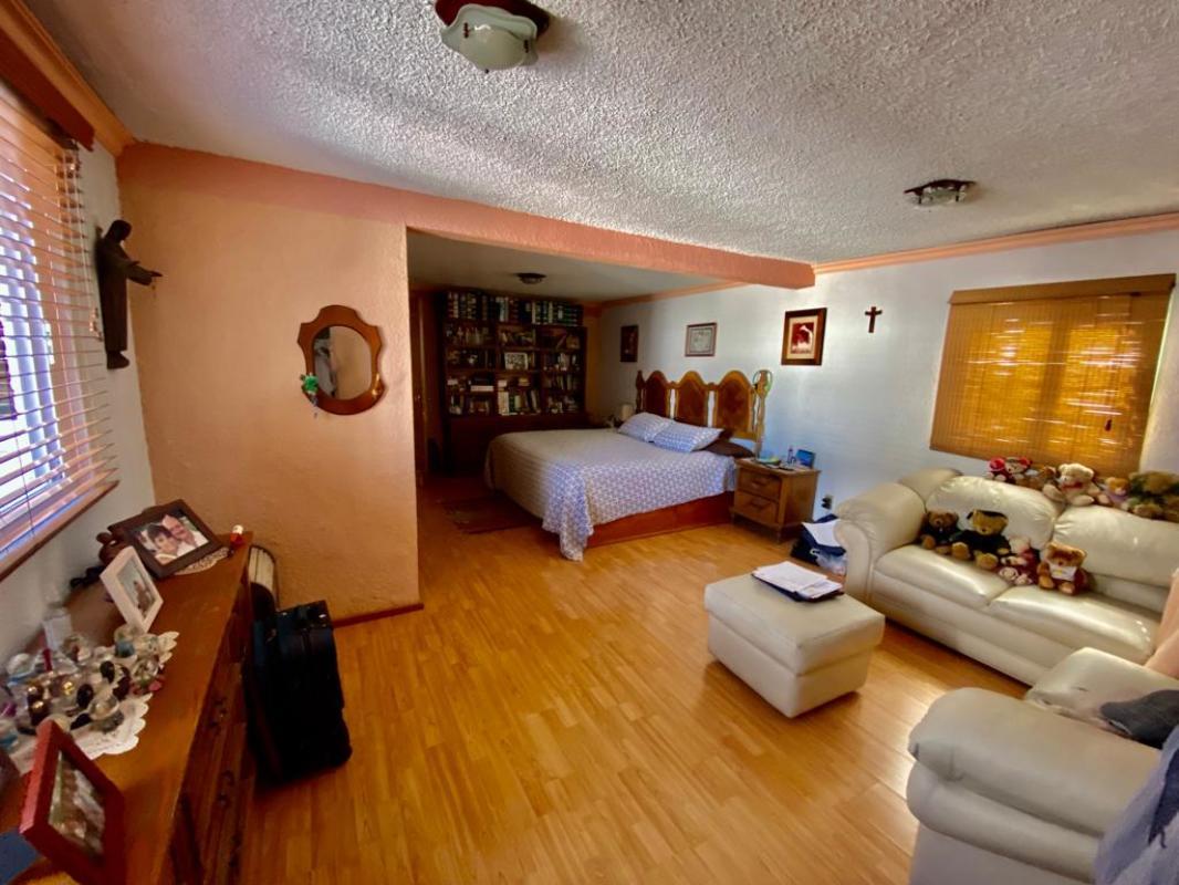 Lomas de San Mateo, Naucalpan de Juárez, Estado de México, 53227, Mexico, 4 Bedrooms Bedrooms, ,4 BathroomsBathrooms,Residential,For Sale,Lomas de San Mateo,1442481
