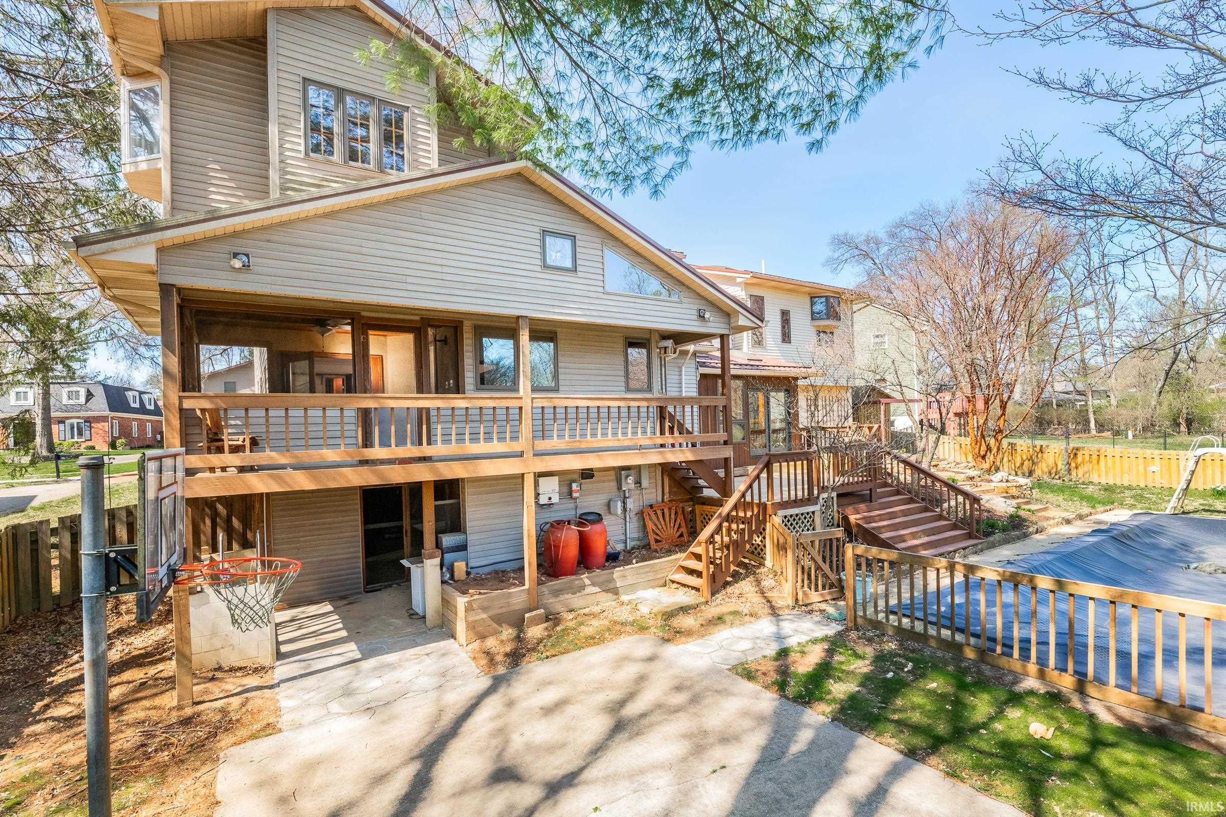 Bloomington, Indiana, 47401, United States, 8 Bedrooms Bedrooms, ,5 BathroomsBathrooms,Residential,For Sale,1988633