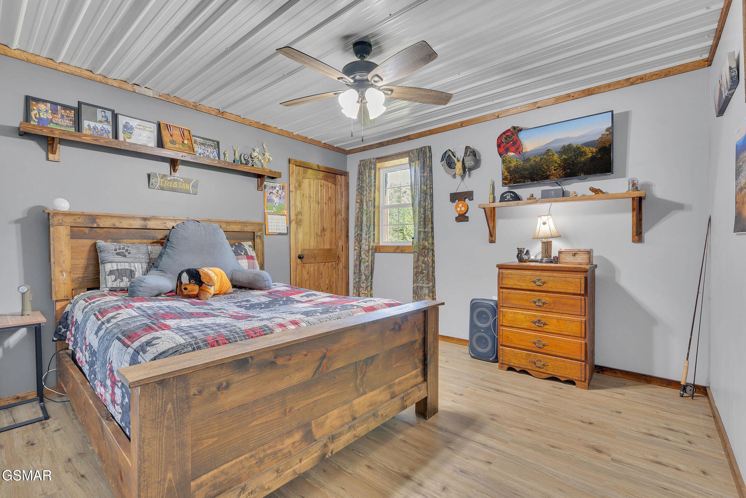 Bybee, Tennessee, 37713, United States, 4 Bedrooms Bedrooms, ,2 BathroomsBathrooms,Residential,For Sale,1980486