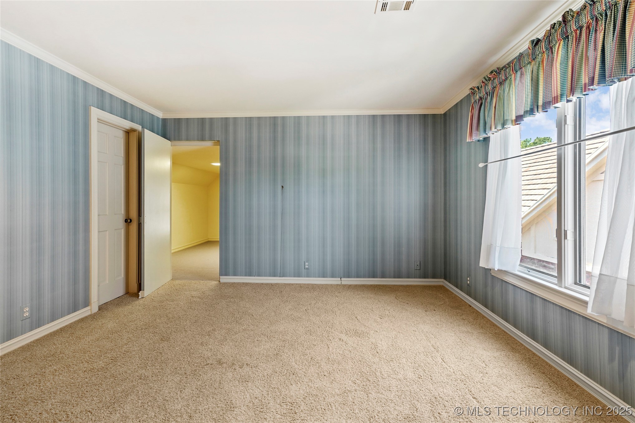 Tulsa, Oklahoma, 74135, United States, 3 Bedrooms Bedrooms, ,4 BathroomsBathrooms,Residential,For Sale,1902130