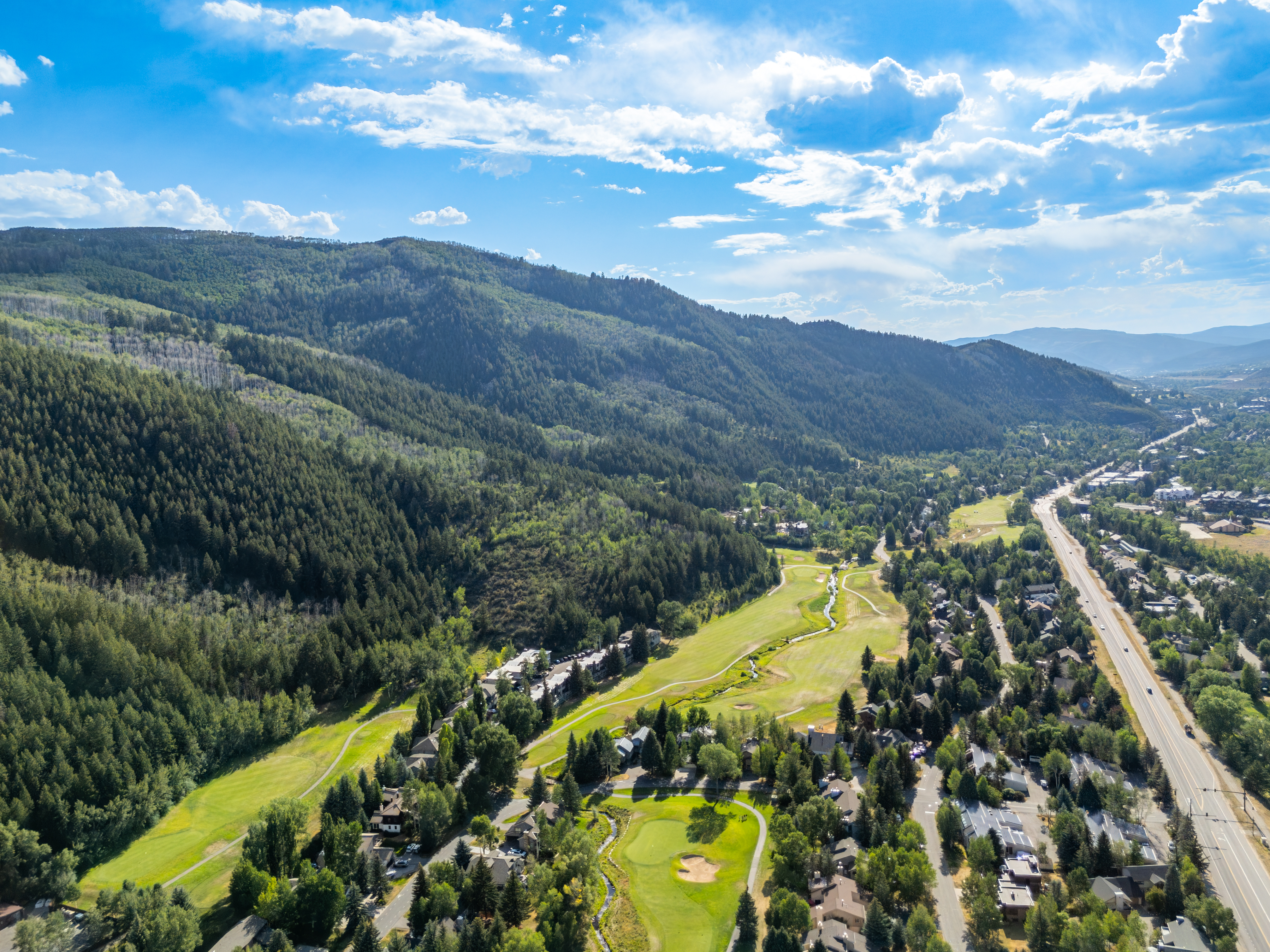  Mountain Residence Positioned at the 13th Fairway of the EagleVail Golf Course - 物件實景