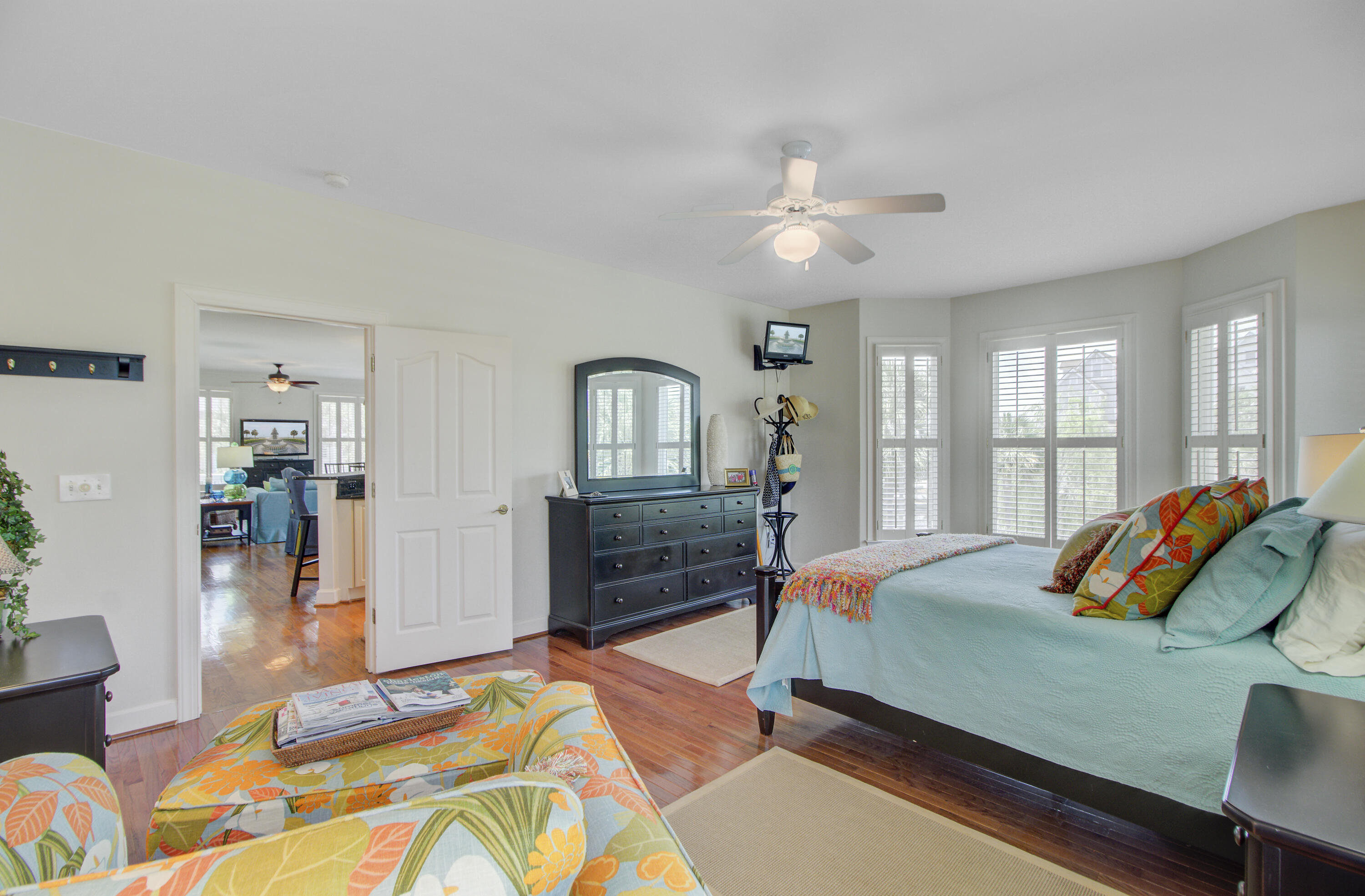 Mount Pleasant, South Carolina, 29464, United States, 4 Bedrooms Bedrooms, ,4 BathroomsBathrooms,Residential,For Sale,1826334