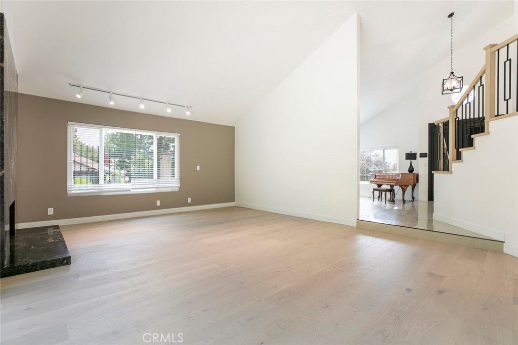Glendale, California, 91206, United States, 4 Bedrooms Bedrooms, ,3 BathroomsBathrooms,Residential,For Sale,1940917