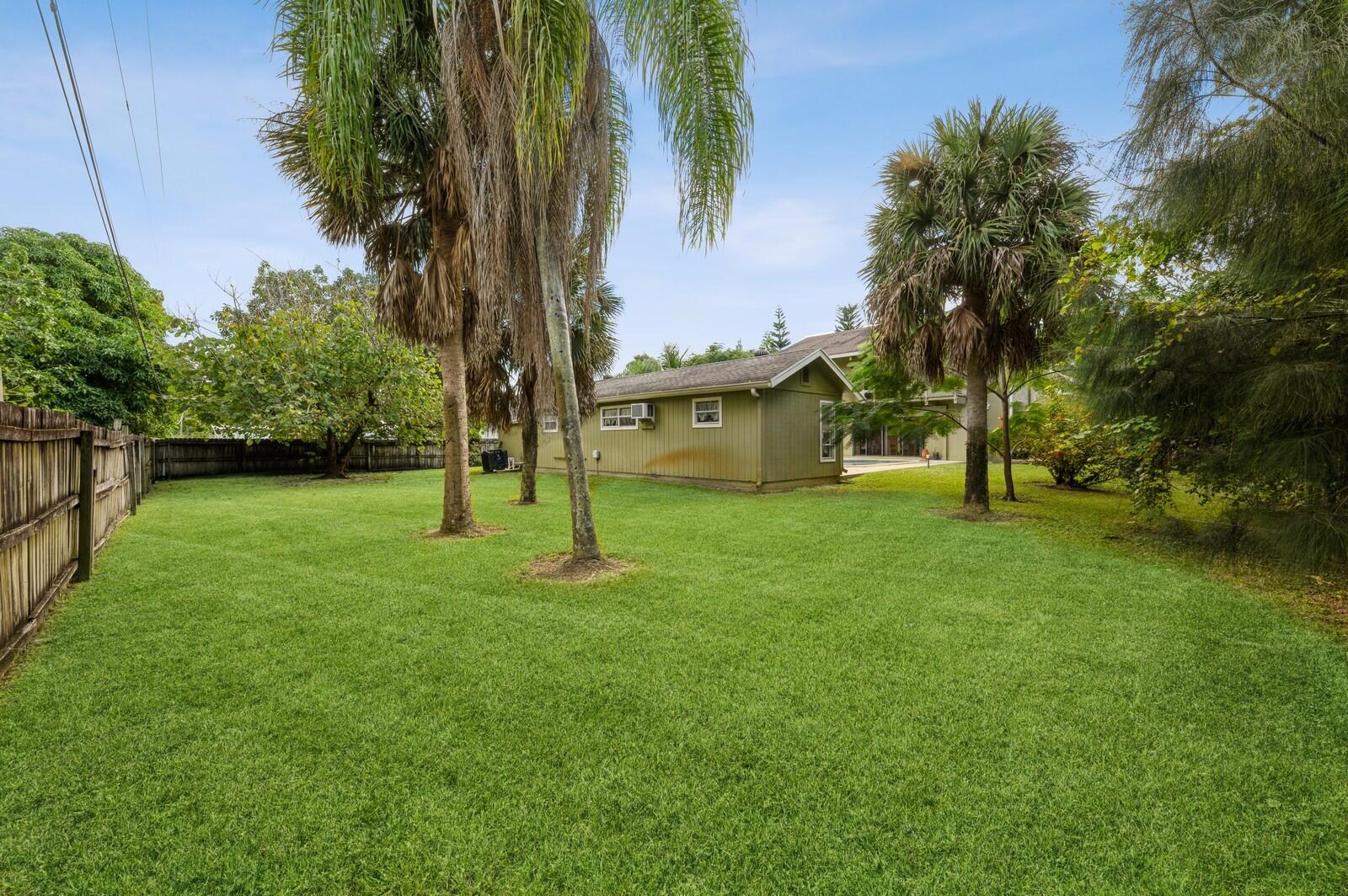 Haverhill, Florida, 33415, United States, 4 Bedrooms Bedrooms, ,4 BathroomsBathrooms,Residential,For Sale,1848793
