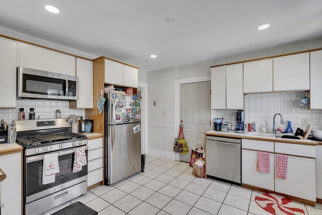 Boston, Massachusetts, 02135, United States, 12 Bedrooms Bedrooms, ,3 BathroomsBathrooms,Residential,For Sale,1907828