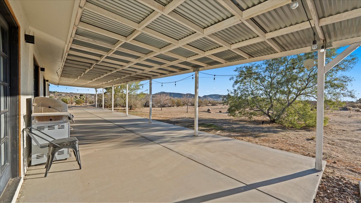 Yucca Valley, California, 92284, United States, 4 Bedrooms Bedrooms, ,2 BathroomsBathrooms,Residential,For Sale,1978728