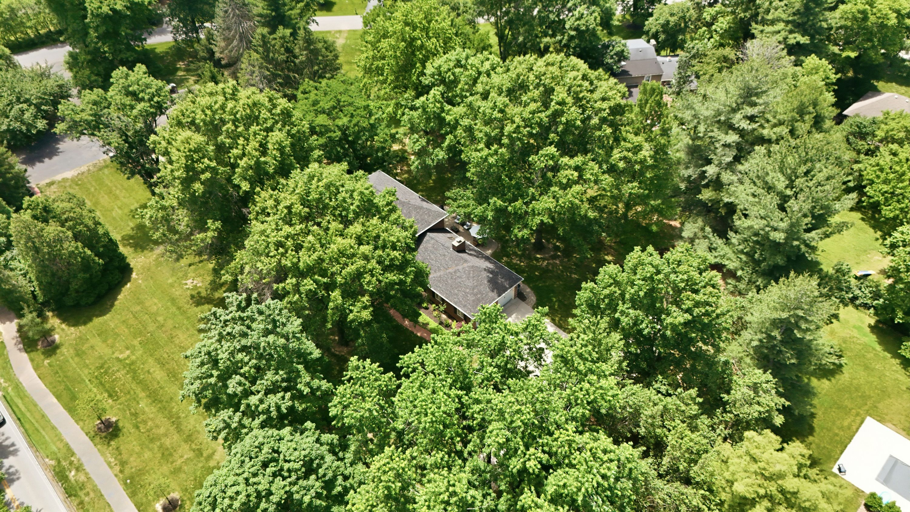  704 Evergreen Road, Anchorage, KY 40223 - 物件實景