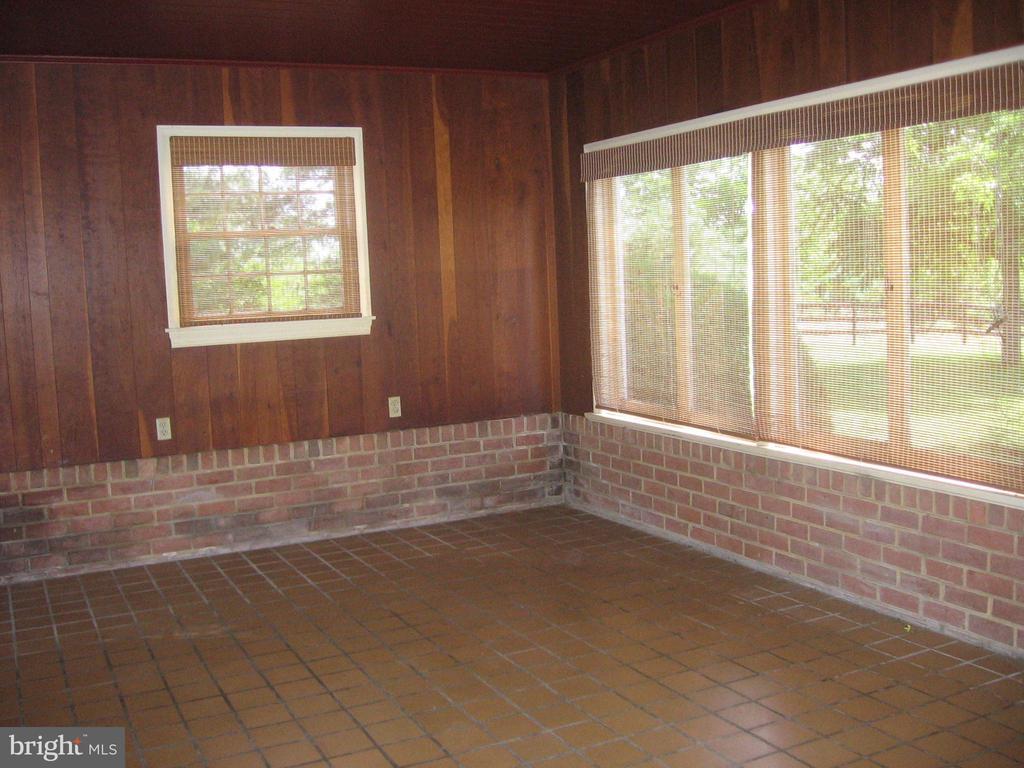 Stephens City, Virginia, 22655, United States, 3 Bedrooms Bedrooms, ,2 BathroomsBathrooms,Residential,For Sale,2001970