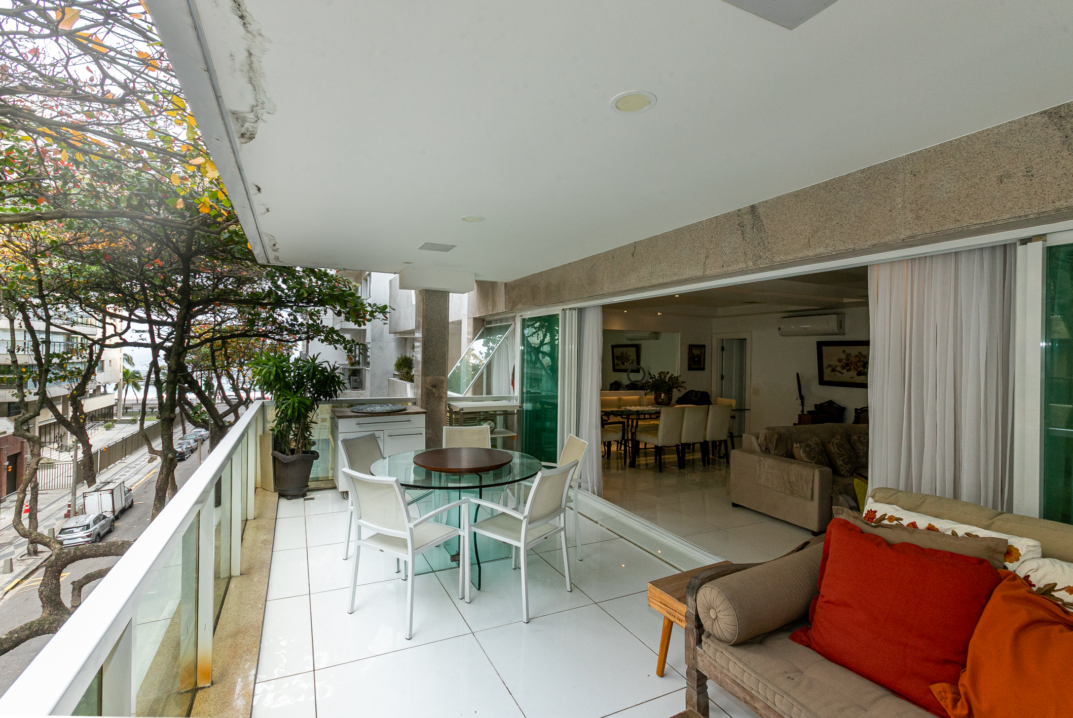  Apartment with a Balcony One Block from the Beach in Leblon - 物件實景