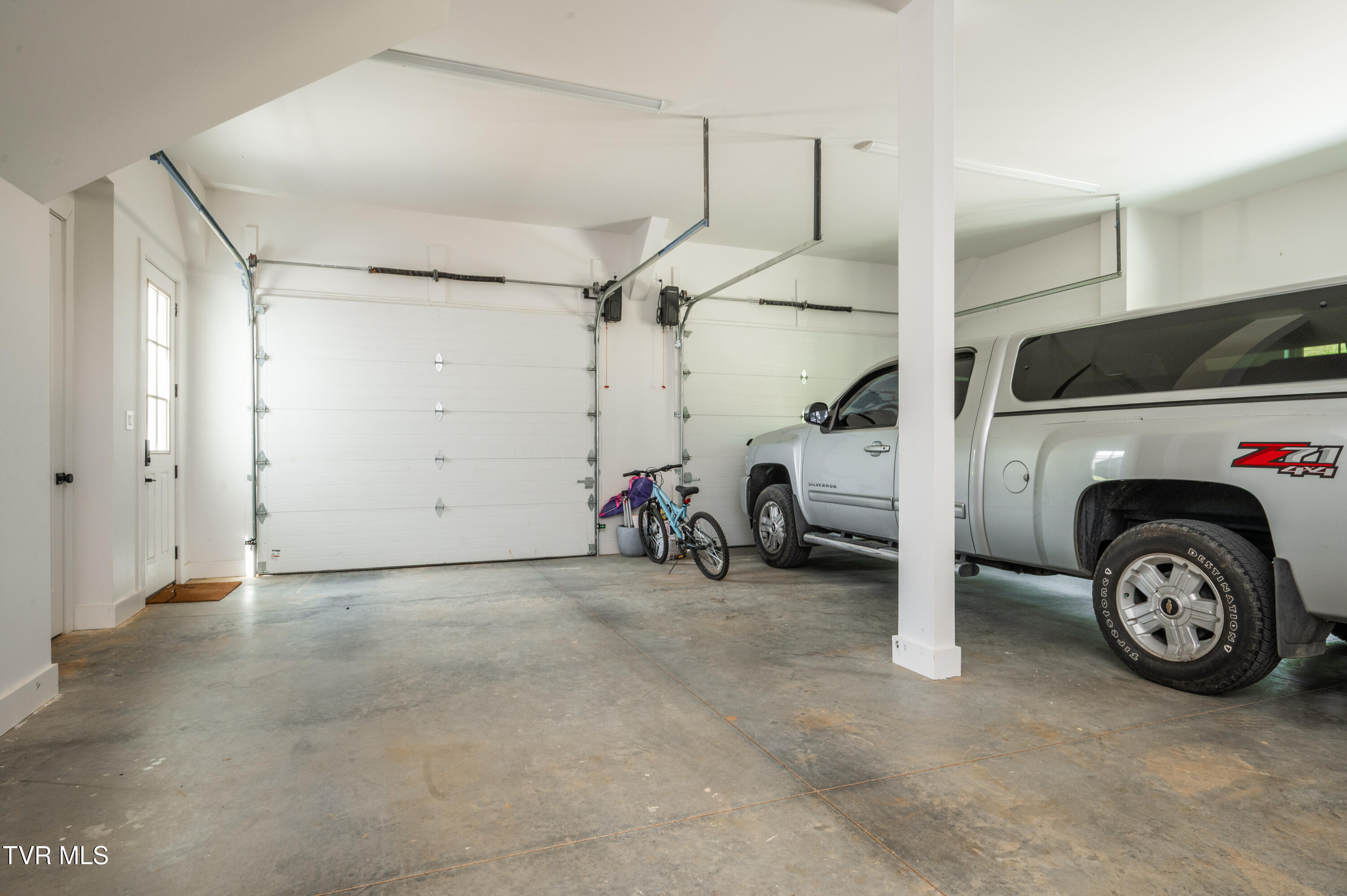 Kingsport, Tennessee, 37664, United States, 4 Bedrooms Bedrooms, ,4 BathroomsBathrooms,Residential,For Sale,1981214