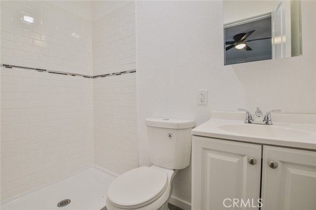 Los Angeles, California, 90003, United States, 5 Bedrooms Bedrooms, ,Residential,For Sale,1889512
