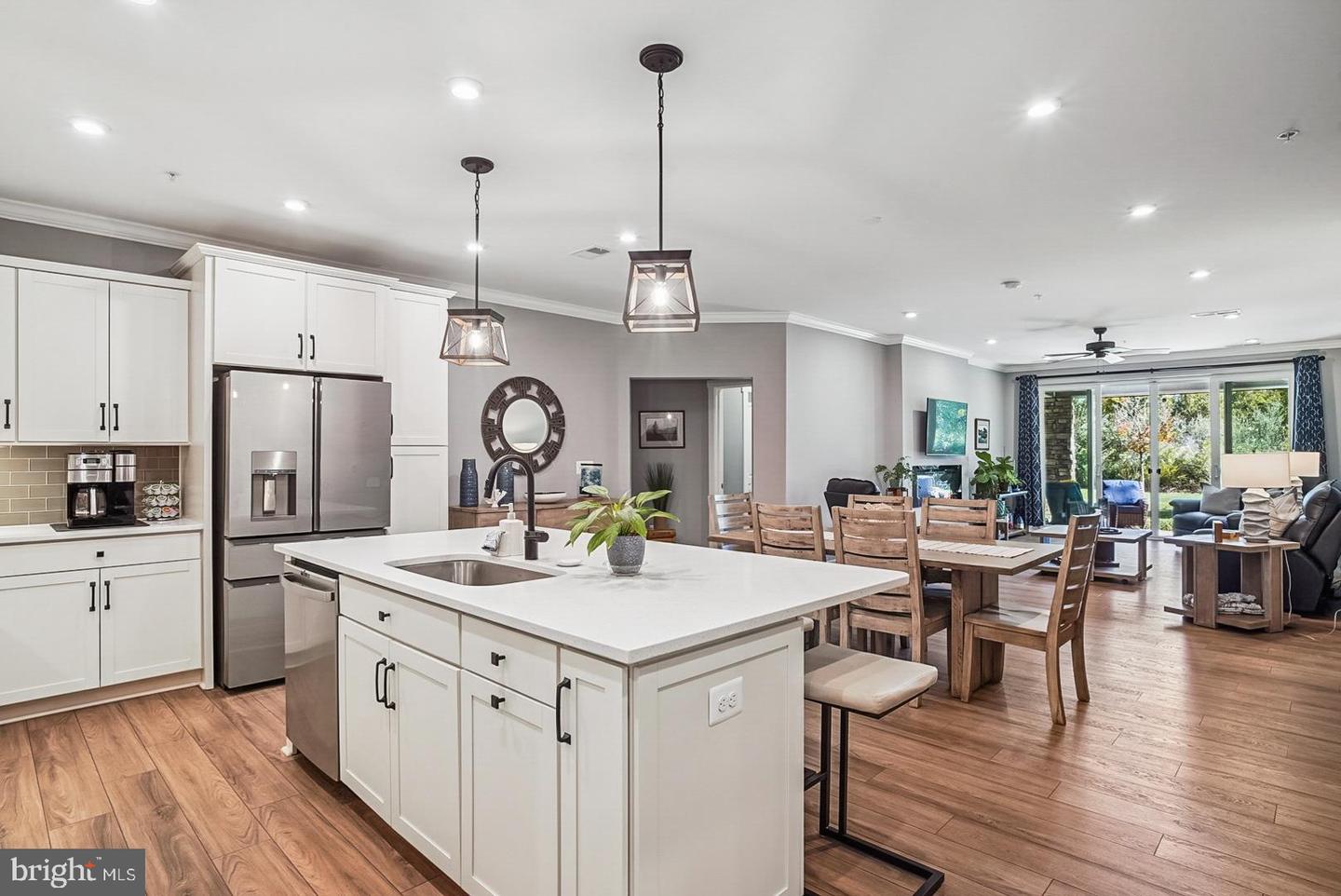 Chester, Maryland, 21619, United States, 2 Bedrooms Bedrooms, ,3 BathroomsBathrooms,Residential,For Sale,1968949