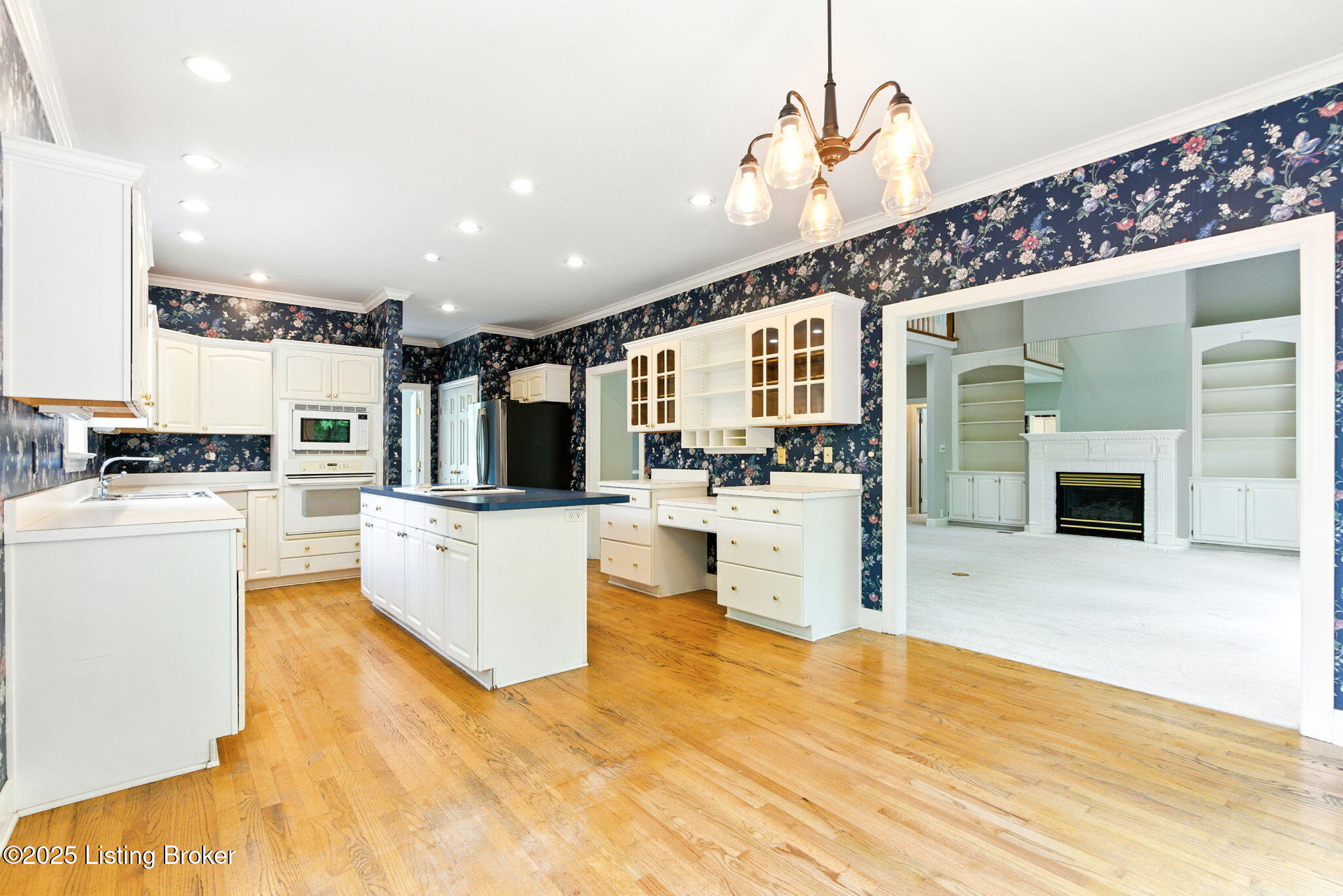 Prospect, Kentucky, 40059, United States, 4 Bedrooms Bedrooms, ,4 BathroomsBathrooms,Residential,For Sale,1941807