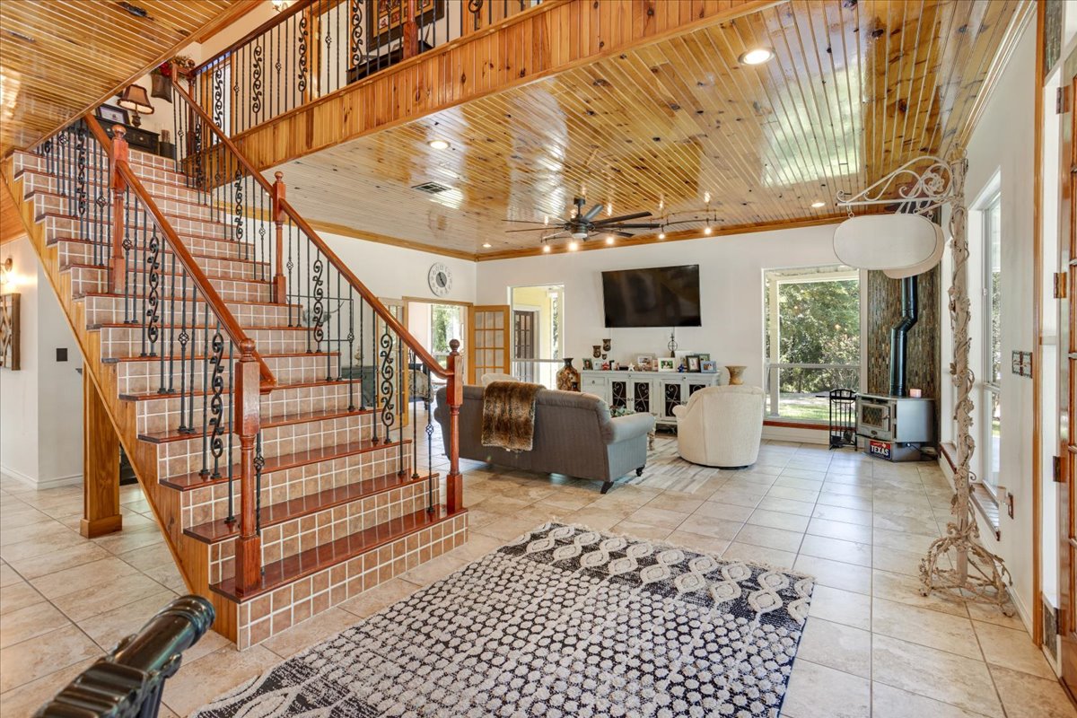 Bonham, Texas, 75418, United States, 6 Bedrooms Bedrooms, ,3 BathroomsBathrooms,Residential,For Sale,1983606