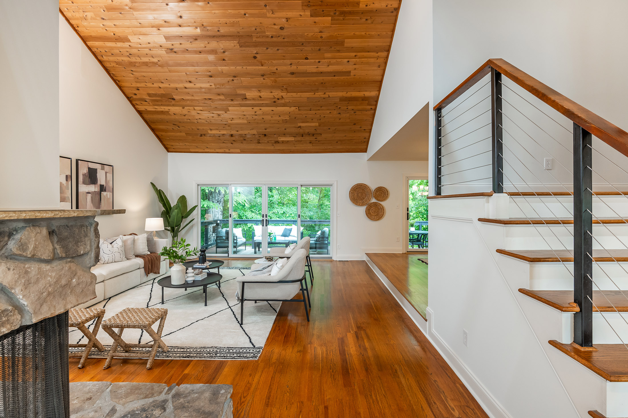  Thoughtfully Renovated Contemporary Home - 物件實景