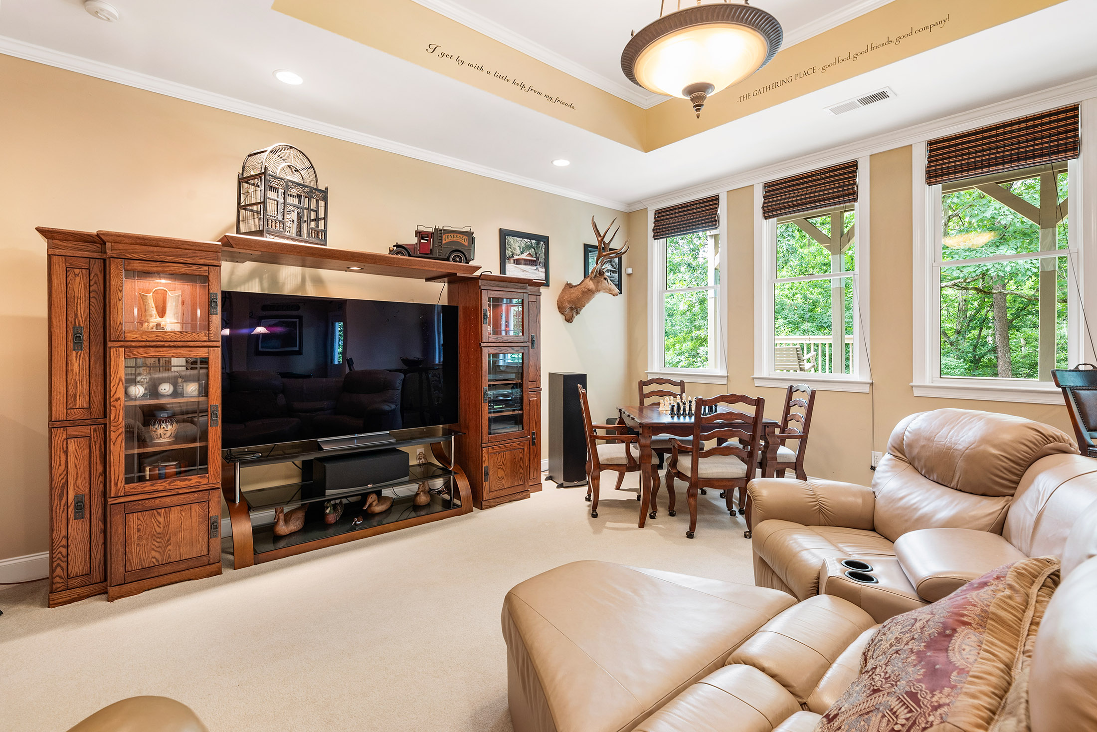  Tucked Among Mature Hardwoods on a Private 1.25+/- Acre River Lot - 物件實景