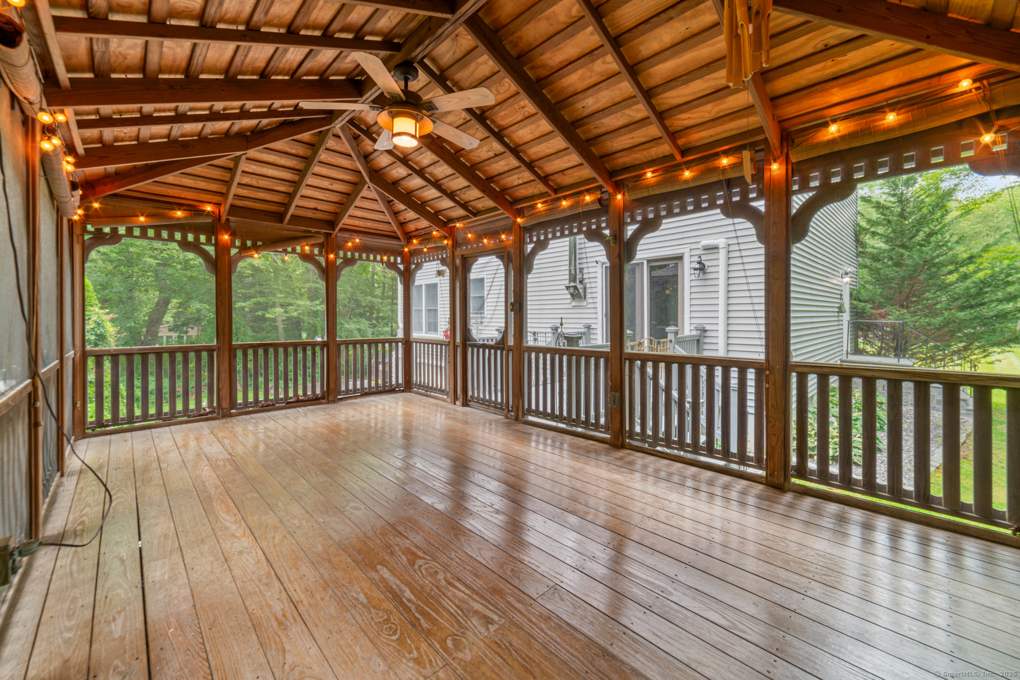 Woodbury, Connecticut, 06798, United States, 4 Bedrooms Bedrooms, ,3 BathroomsBathrooms,Residential,For Sale,1998310