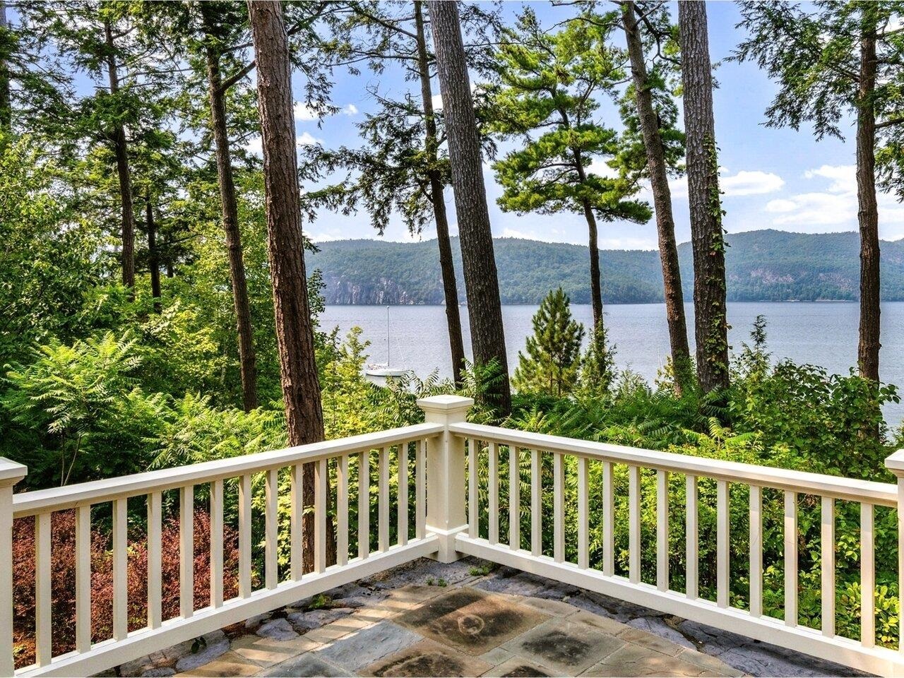 Ferrisburgh, Vermont, 05491, United States, 5 Bedrooms Bedrooms, ,3 BathroomsBathrooms,Residential,For Sale,1728733