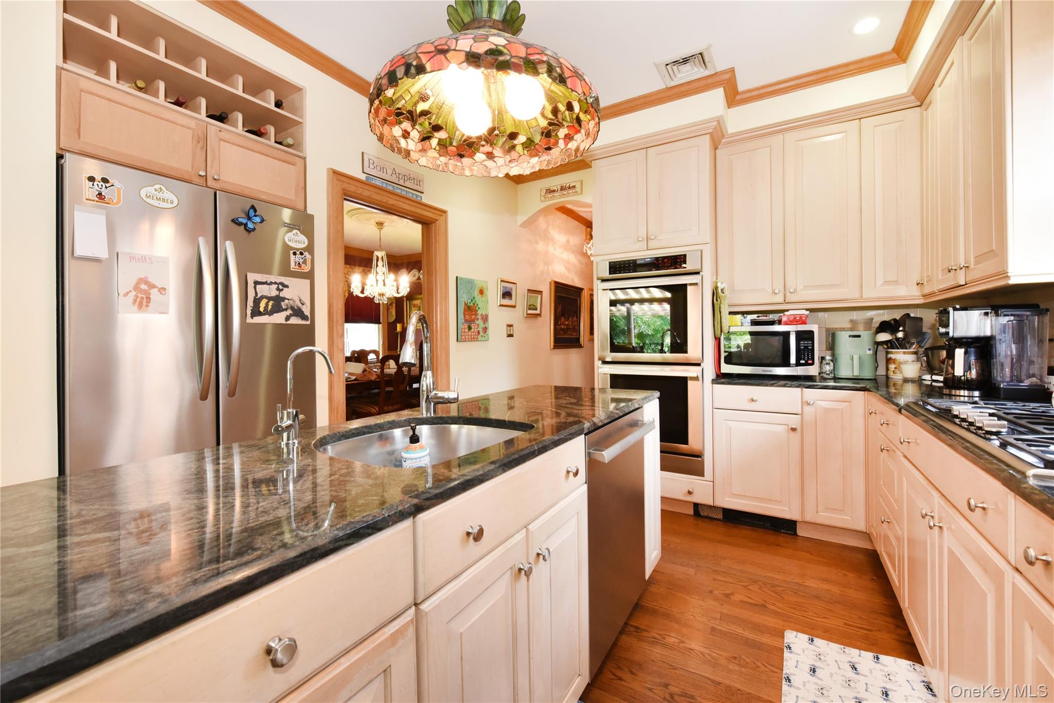  328 38th Road, Douglaston, NY, 11363 - 物件實景
