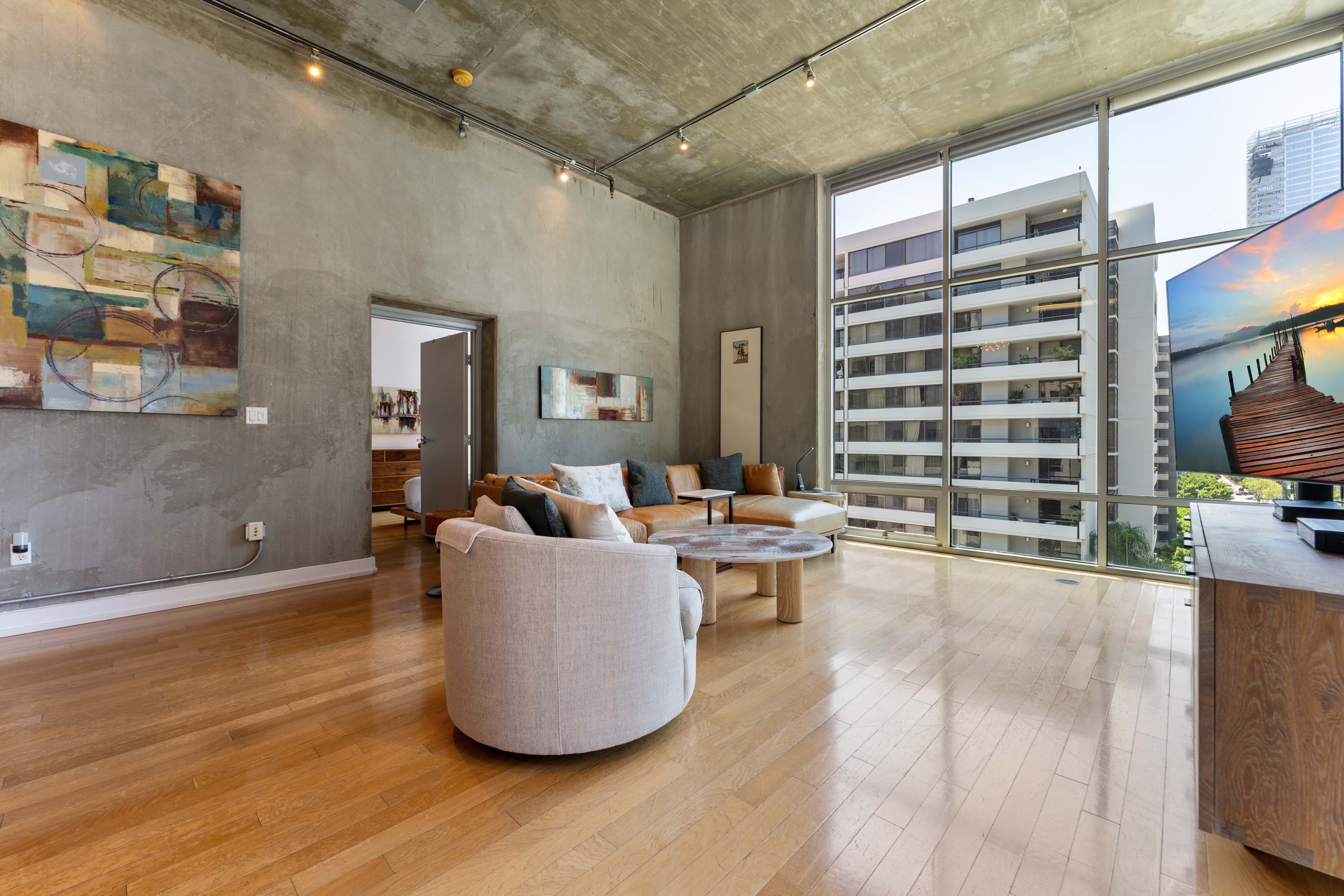 Los Angeles, California, 90015, United States, 2 Bedrooms Bedrooms, ,2 BathroomsBathrooms,Residential,For Sale,1879277