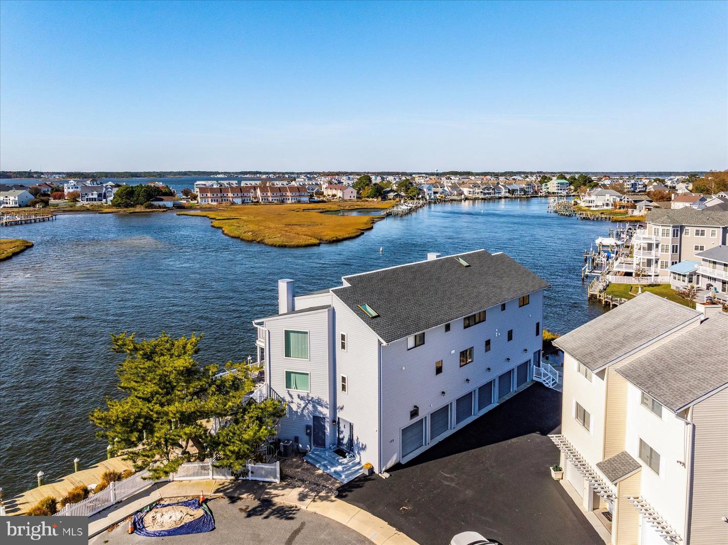 Ocean City, Maryland, 21842, United States, 3 Bedrooms Bedrooms, ,4 BathroomsBathrooms,Residential,For Sale,1986506