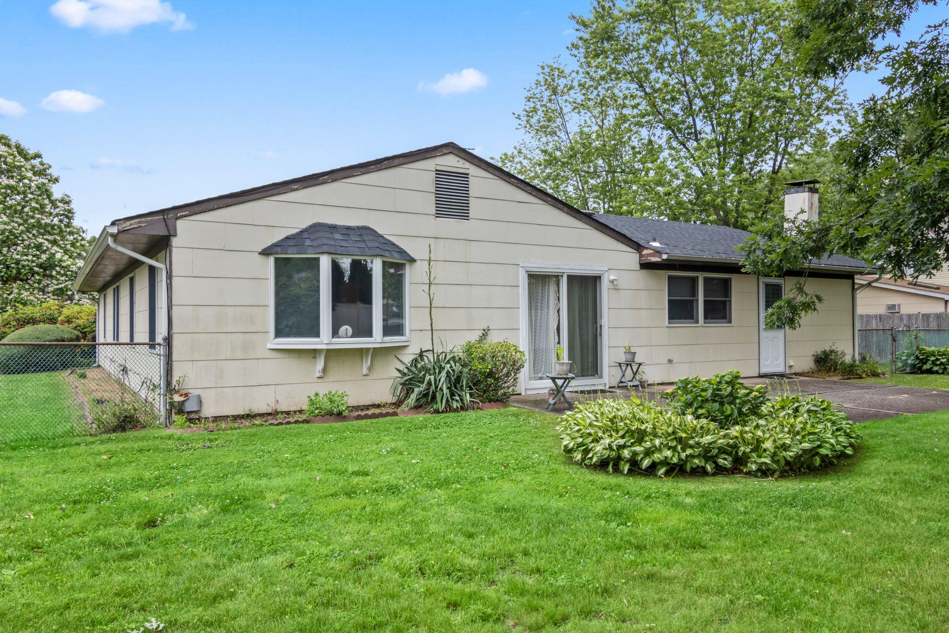 South Setauket, New York, 11720, United States, 3 Bedrooms Bedrooms, ,2 BathroomsBathrooms,Residential,For Sale,1865842