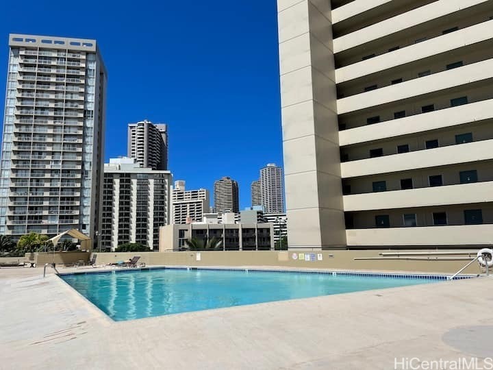 Honolulu, Hawaii, 96815, United States, 1 Bedroom Bedrooms, ,2 BathroomsBathrooms,Residential,For Sale,1901769