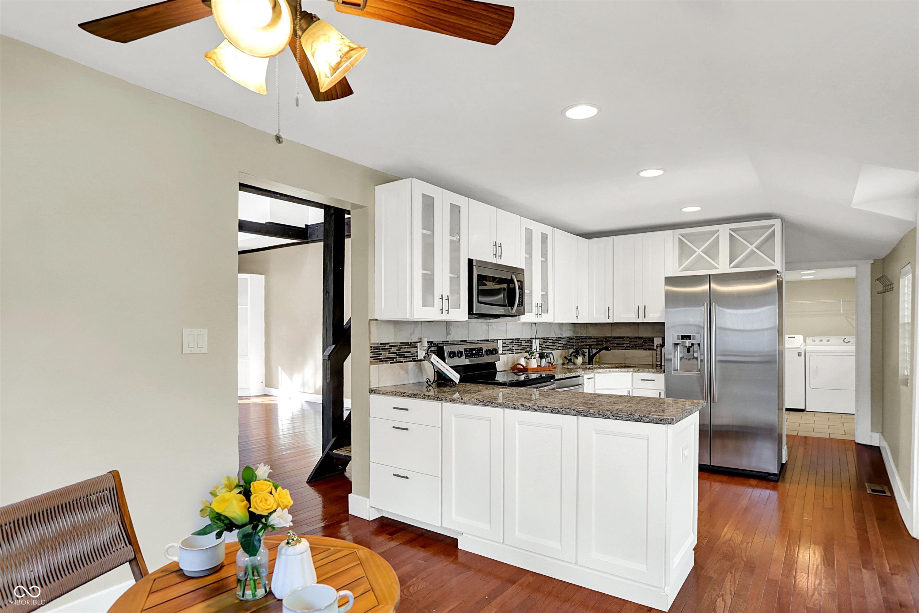 Zionsville, Indiana, 46077, United States, 3 Bedrooms Bedrooms, ,2 BathroomsBathrooms,Residential,For Sale,1981212