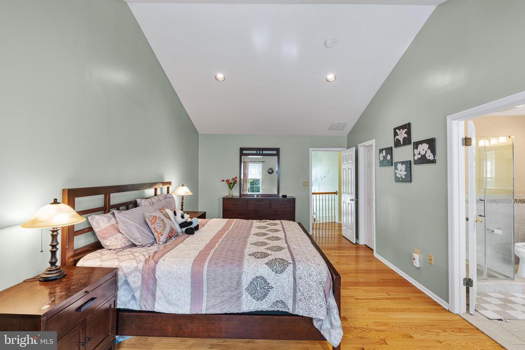 Plainsboro, New Jersey, 08536, United States, 4 Bedrooms Bedrooms, ,3 BathroomsBathrooms,Residential,For Sale,1922376