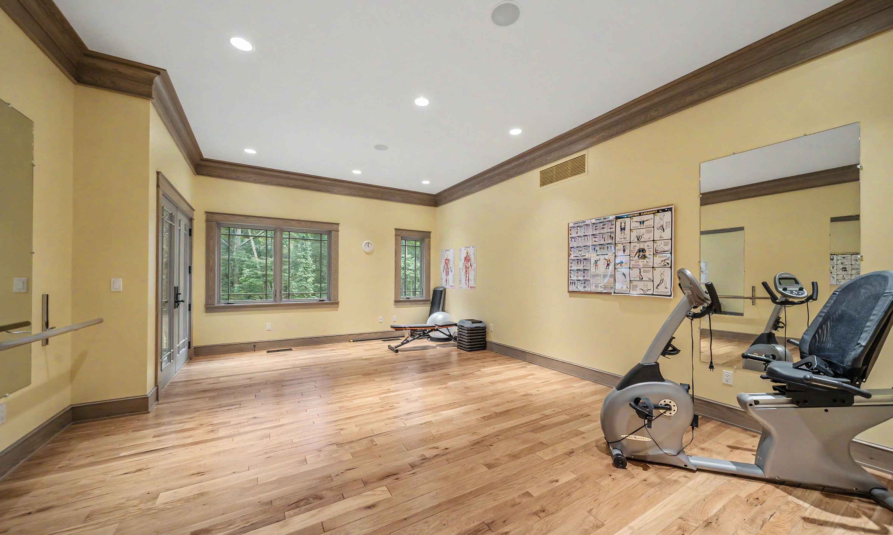  Stunning Prairie-Inspired Estate on 16 Acres of Scenic Woodlands - 物件實景