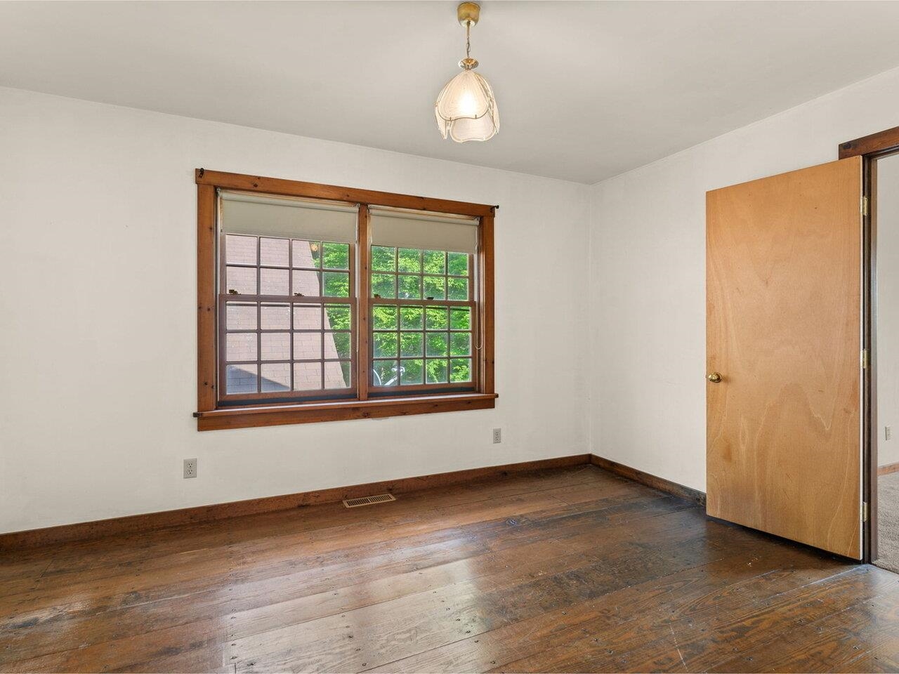 Randolph, Vermont, 05060-9095, United States, 4 Bedrooms Bedrooms, ,2 BathroomsBathrooms,Residential,For Sale,1925913