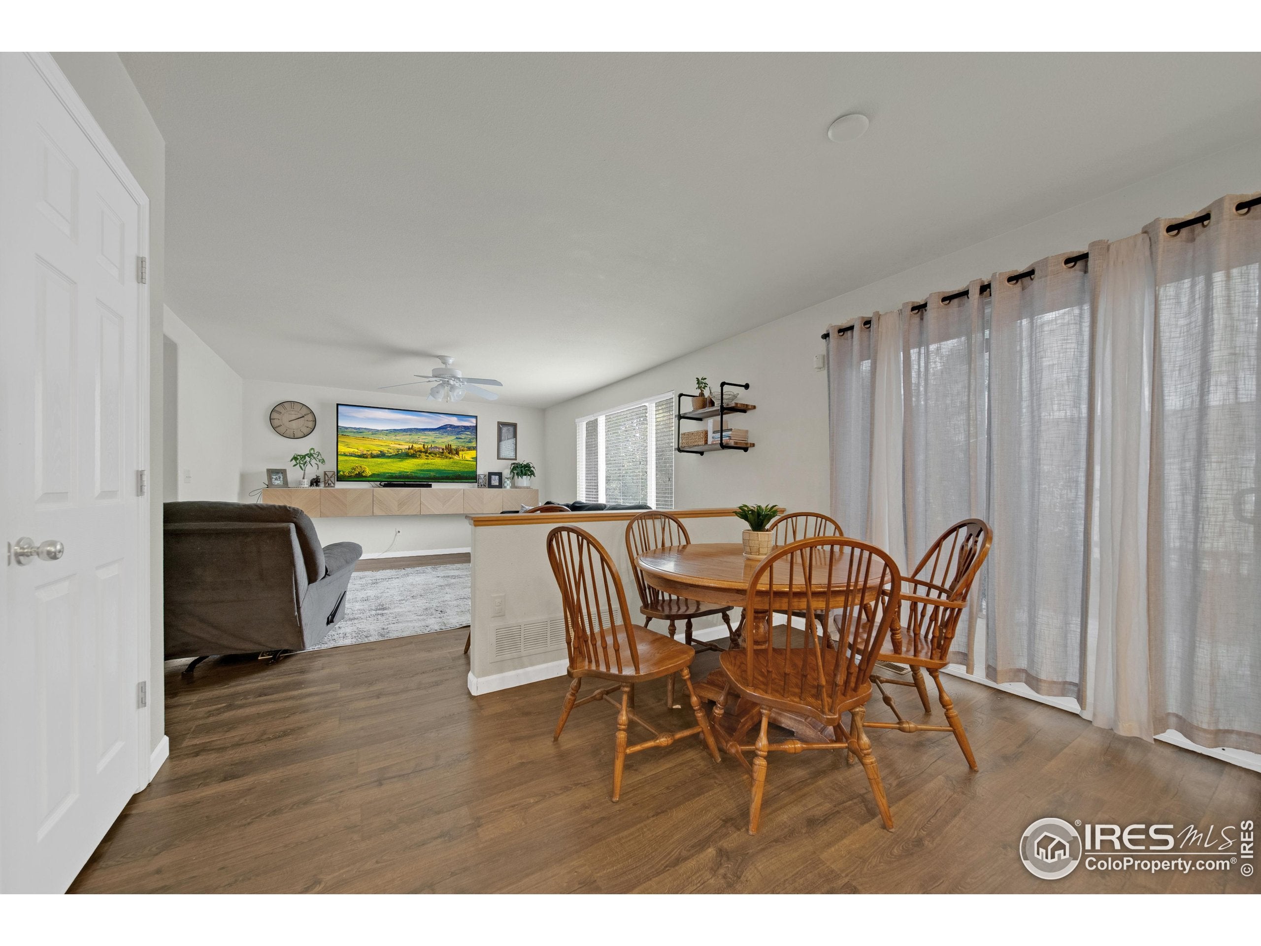 Brighton, Colorado, 80601, United States, 5 Bedrooms Bedrooms, ,2 BathroomsBathrooms,Residential,For Sale,1924062