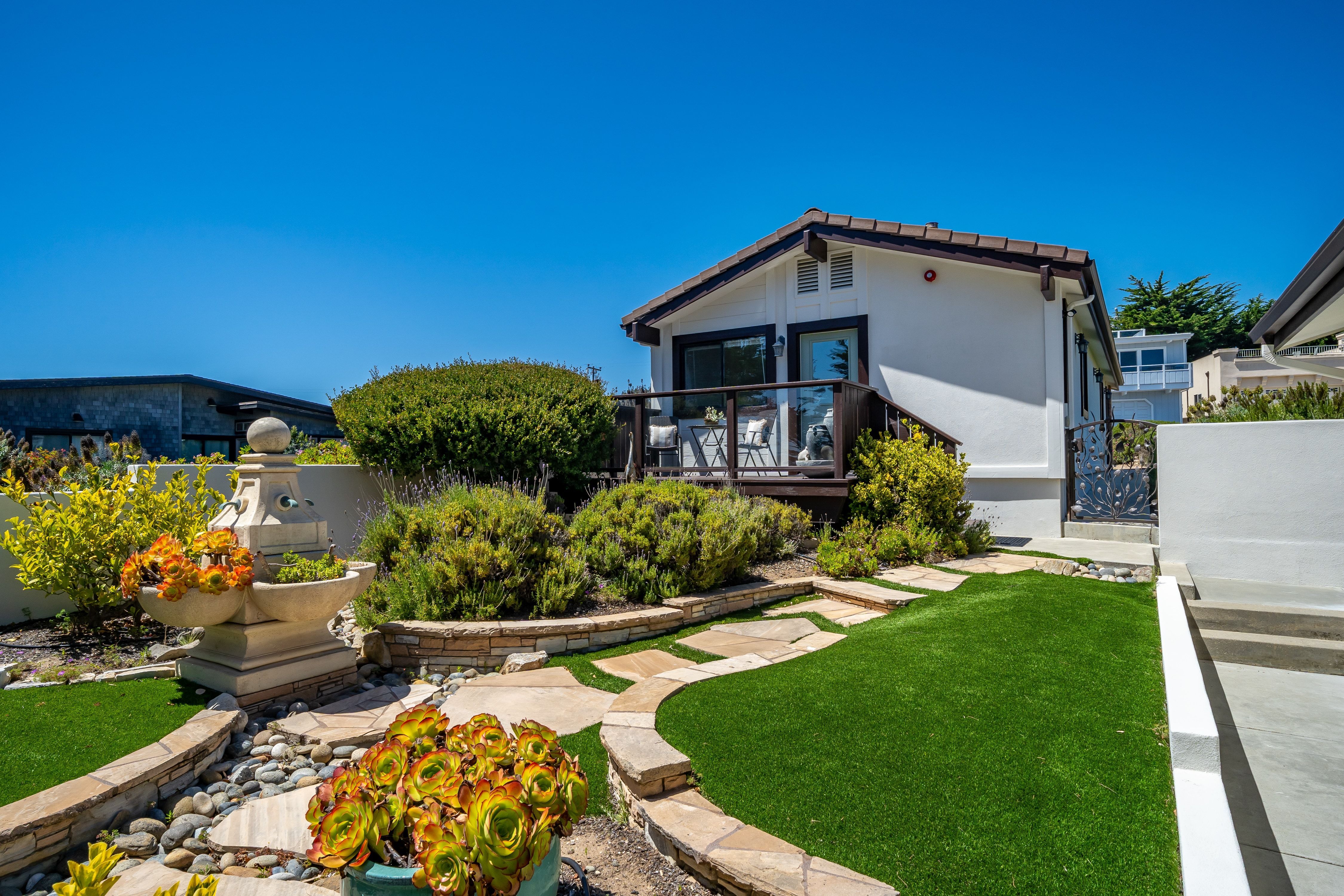  Rare Single-Level Oceanfront Retreat on World-Famous Moonstone Beach - 物件實景