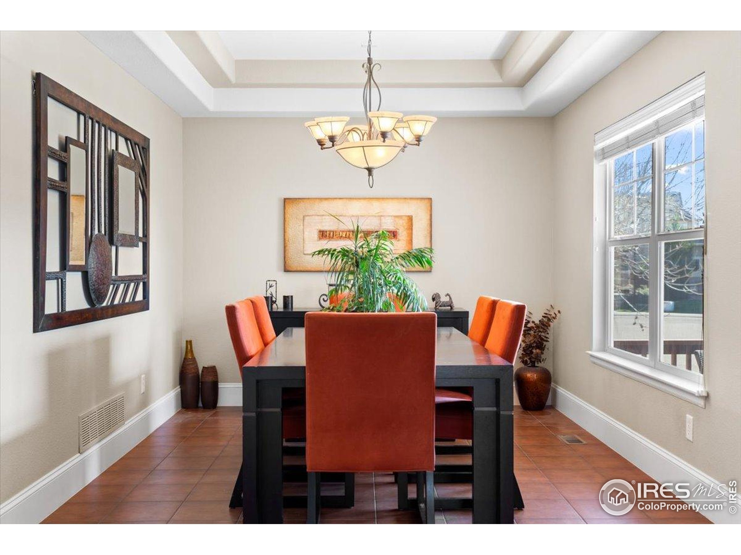 Longmont, Colorado, 80503, United States, 4 Bedrooms Bedrooms, ,3 BathroomsBathrooms,Residential,For Sale,1910378