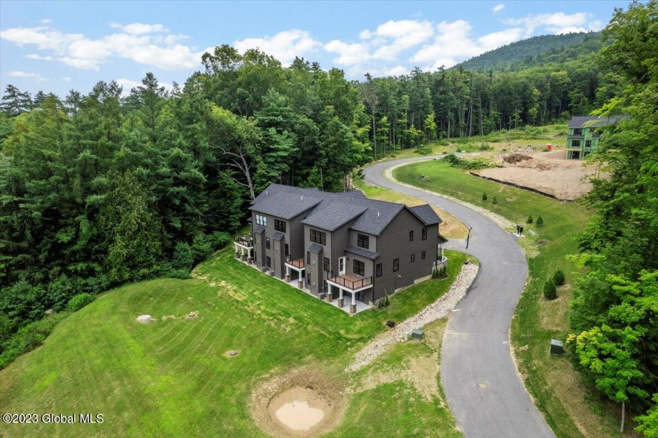 Lake George, New York, 12845, United States, 3 Bedrooms Bedrooms, ,3 BathroomsBathrooms,Residential,For Sale,1903586