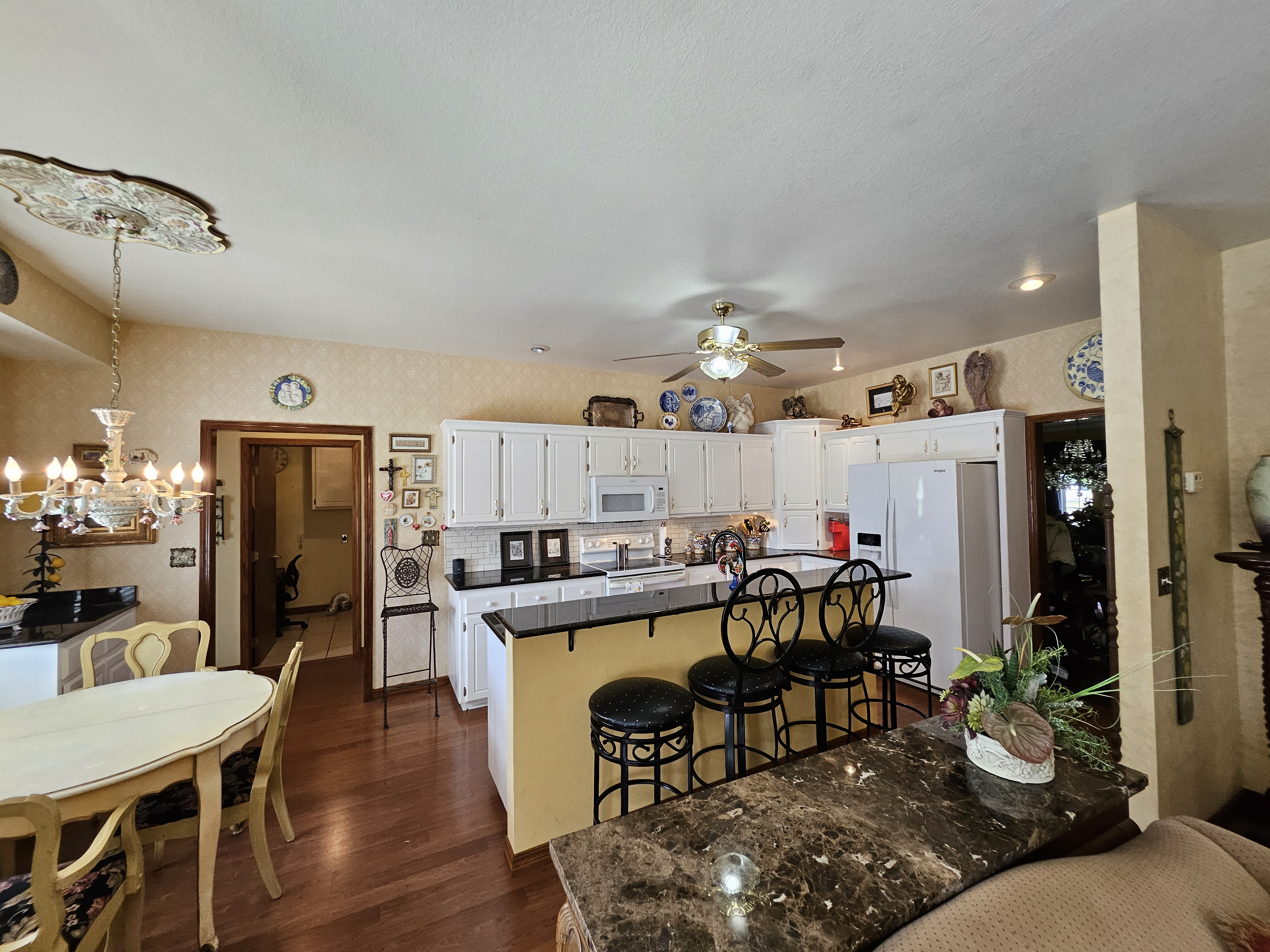 Pierce City, Missouri, 65723, United States, 5 Bedrooms Bedrooms, ,3 BathroomsBathrooms,Residential,For Sale,1975319