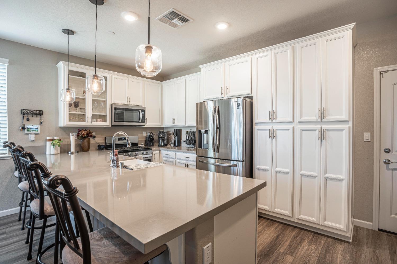 Sacramento, California, 95834, United States, 3 Bedrooms Bedrooms, ,3 BathroomsBathrooms,Residential,For Sale,1896933