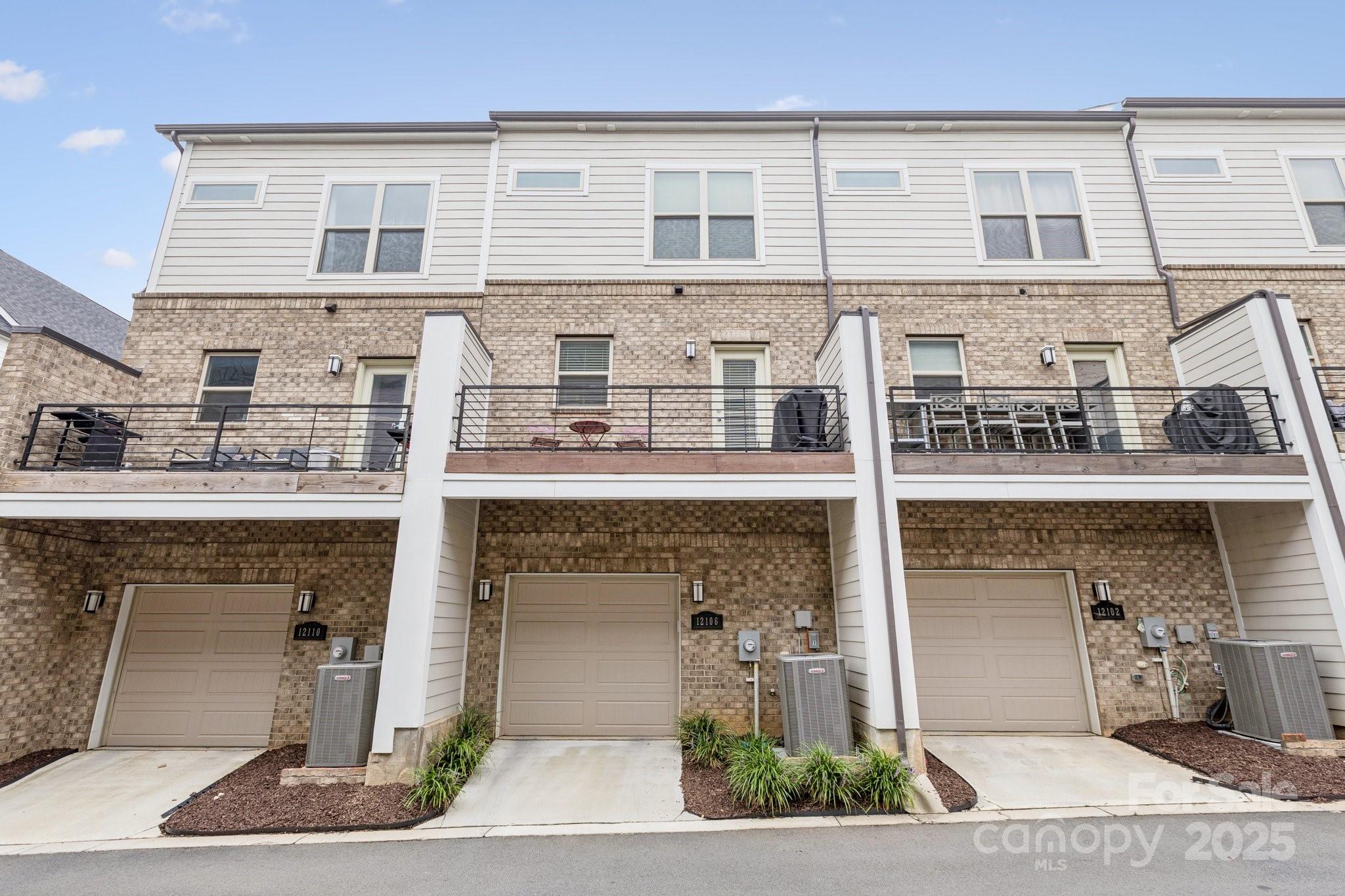 Charlotte, North Carolina, 28204, United States, 3 Bedrooms Bedrooms, ,4 BathroomsBathrooms,Residential,For Sale,1958271