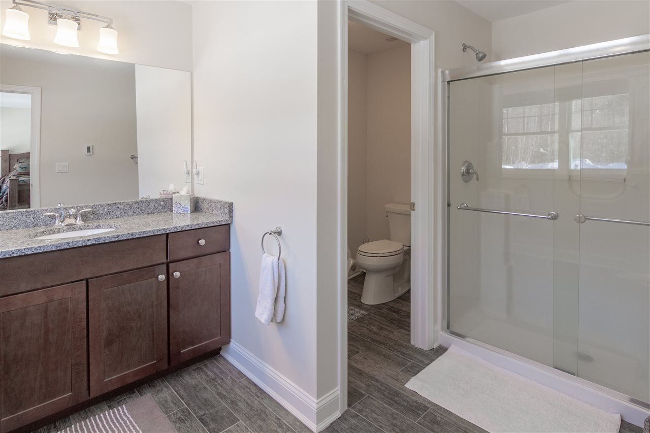 Lincoln, New Hampshire, 03251, United States, 5 Bedrooms Bedrooms, ,5 BathroomsBathrooms,Residential,For Sale,1978136