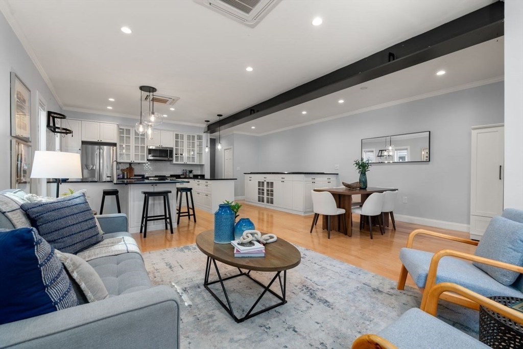 Cambridge, Massachusetts, 02139, United States, 5 Bedrooms Bedrooms, ,3 BathroomsBathrooms,Residential,For Sale,1939167