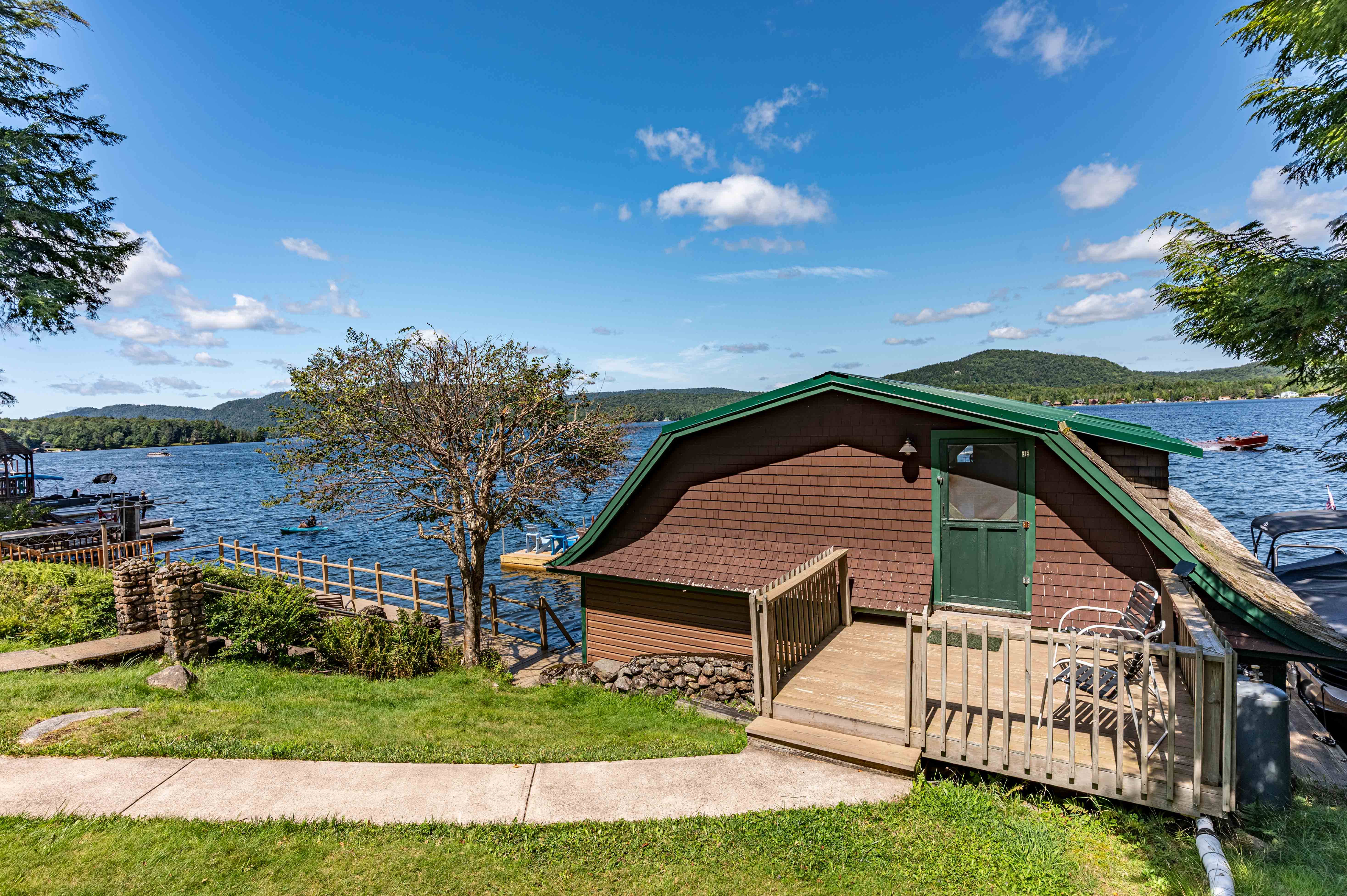  Historic Ramblers Lodge on Fourth Lake - 物件實景