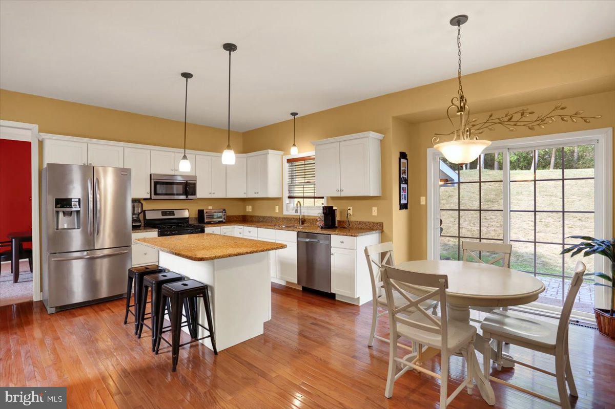 Reading, Pennsylvania, 19606, United States, 4 Bedrooms Bedrooms, ,4 BathroomsBathrooms,Residential,For Sale,1947941